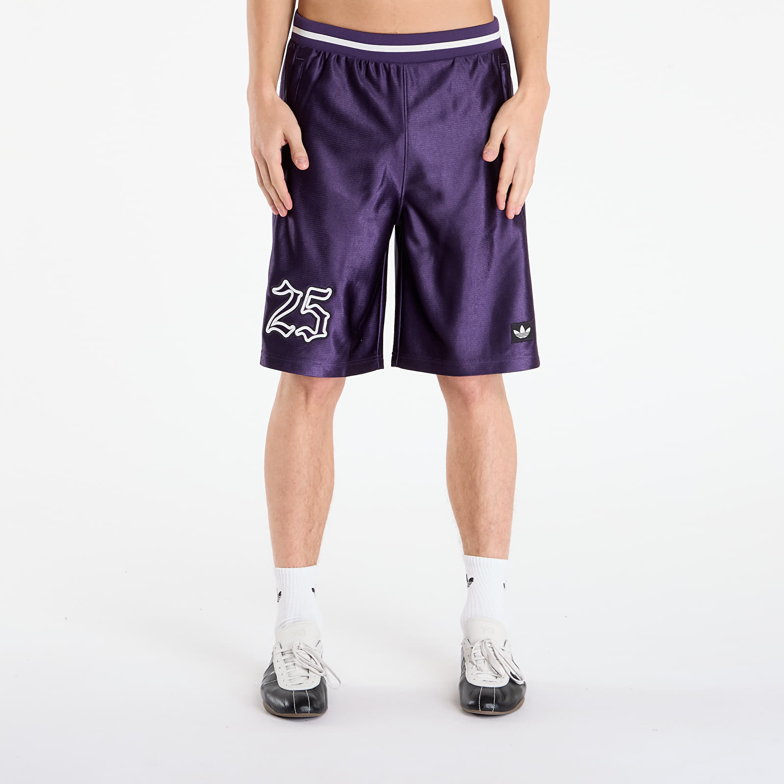Pantaloni scurți adidas Number Graphic Short Aurora Plum XL