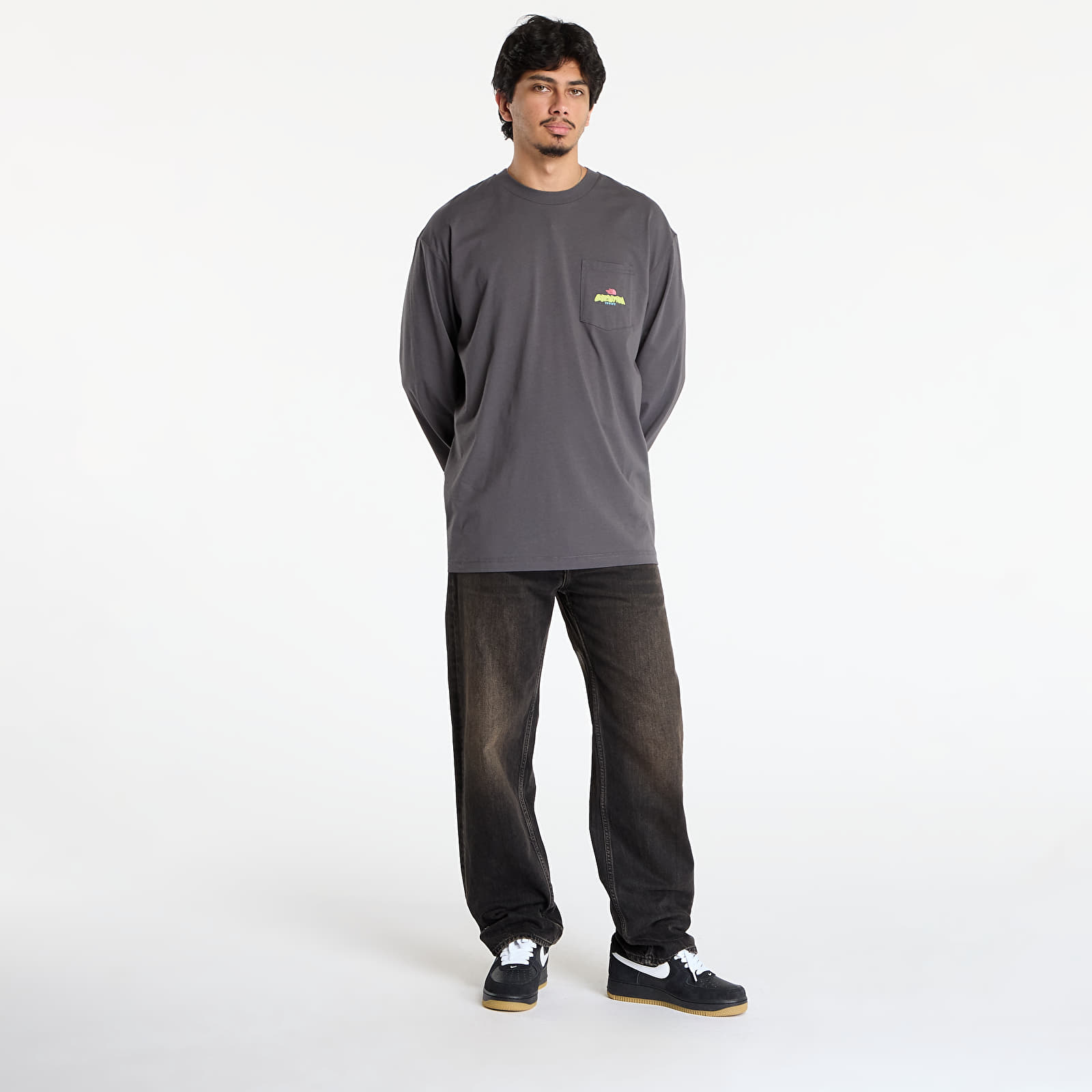 Trička The North Face Expedition Celebration Oversized L/S Tee Anthracite Grey