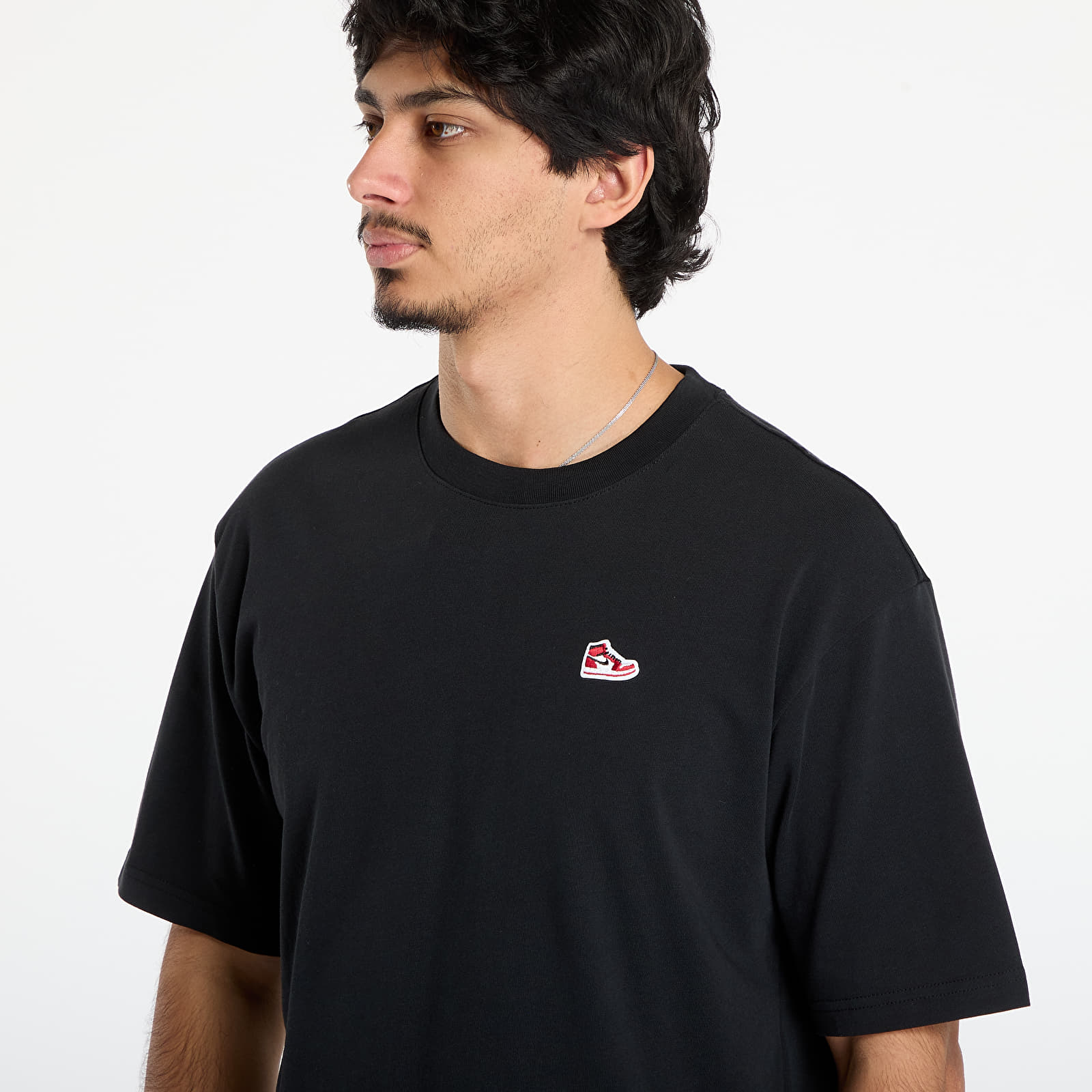 T-shirts Jordan Brand Men's Sneaker Patch T-Shirt Black/ Varsity Red