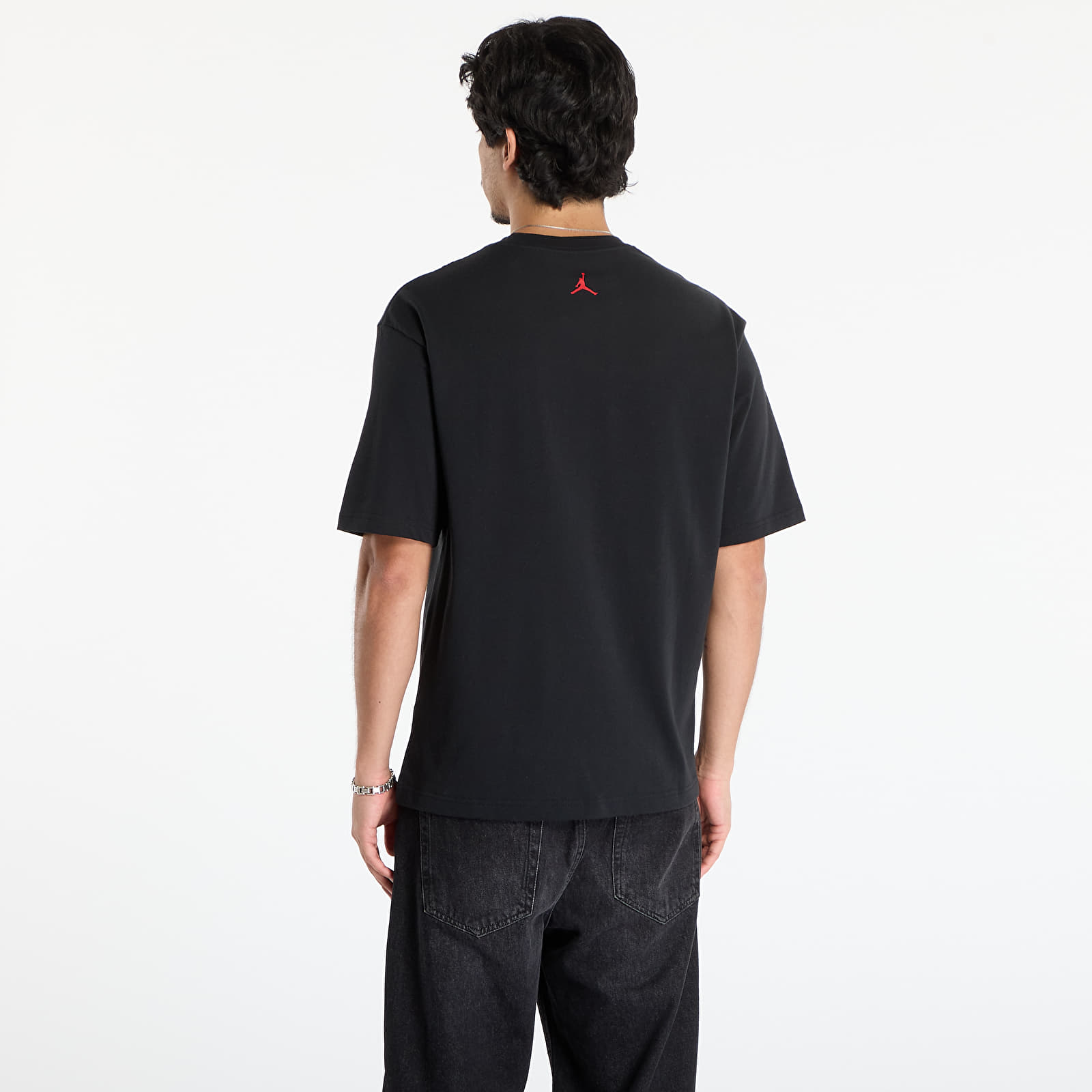 T-shirts Jordan Brand Men's Sneaker Patch T-Shirt Black/ Varsity Red