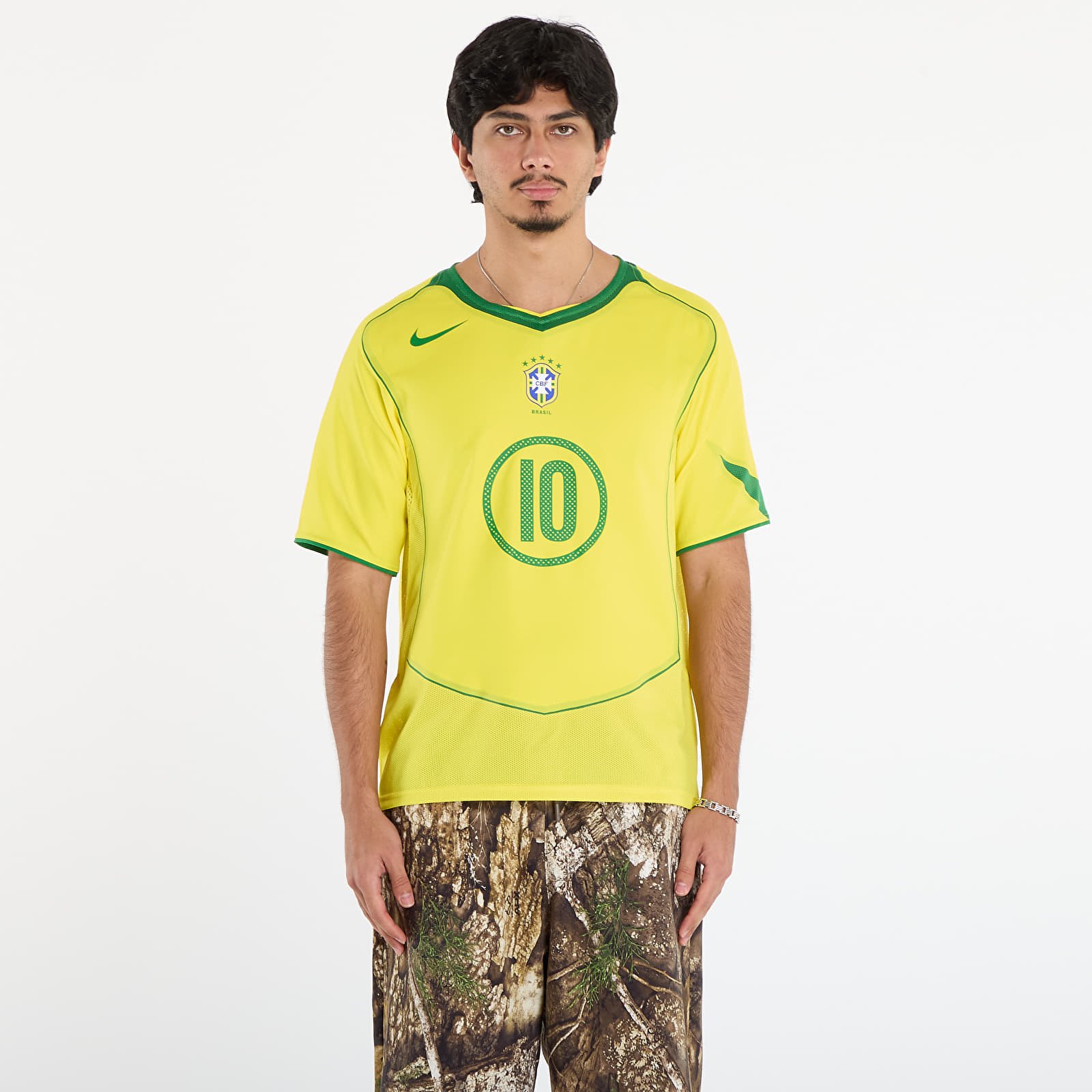 Men's jerseys Nike Men's Ronaldinho Brazil 2004 Total 90 Reissue Soccer Replica Jersey Opti Yellow/ Apple Green/ Apple Green