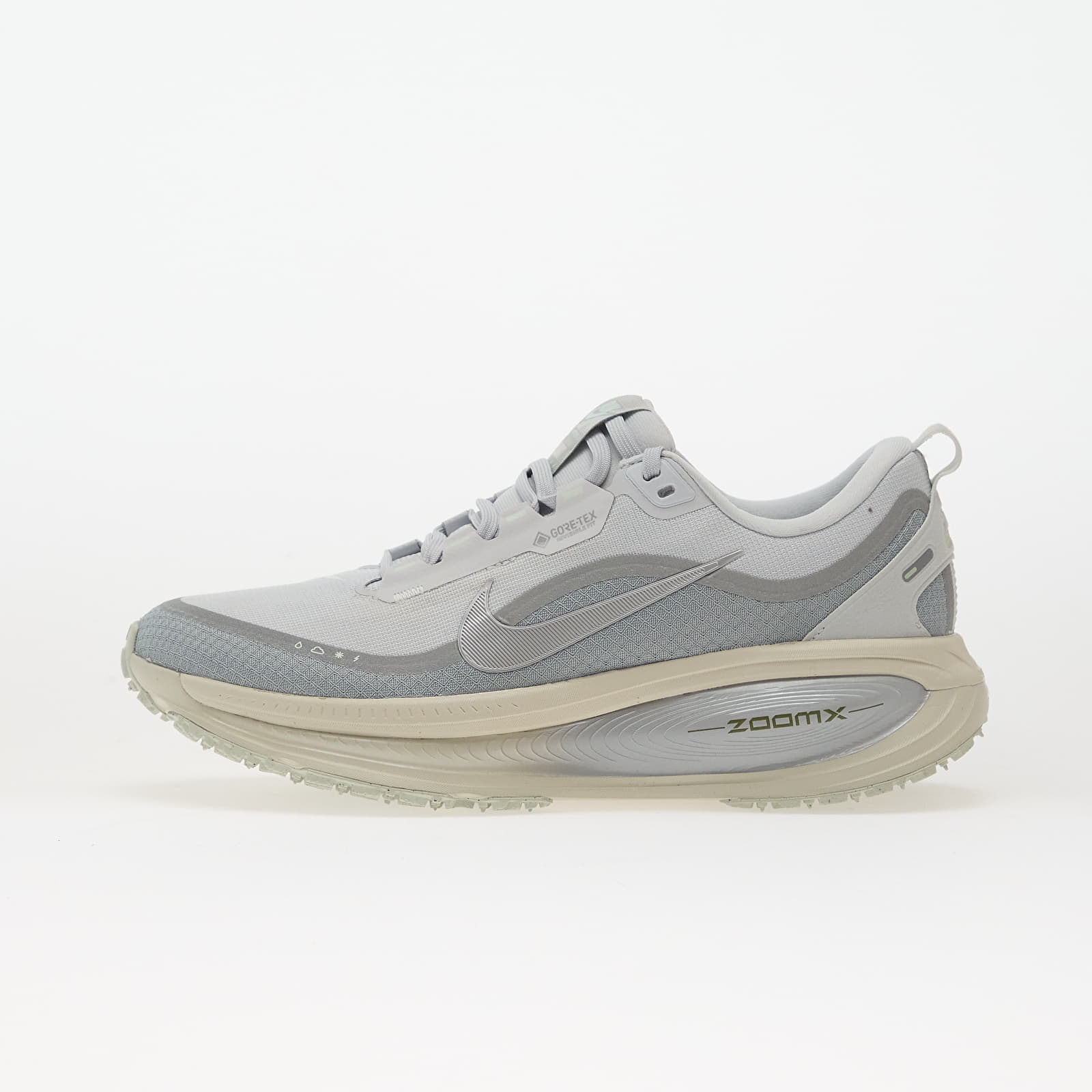Levně Tenisky Nike Vomero 18 Gore-Tex Pure Platinum/ Metallic Silver