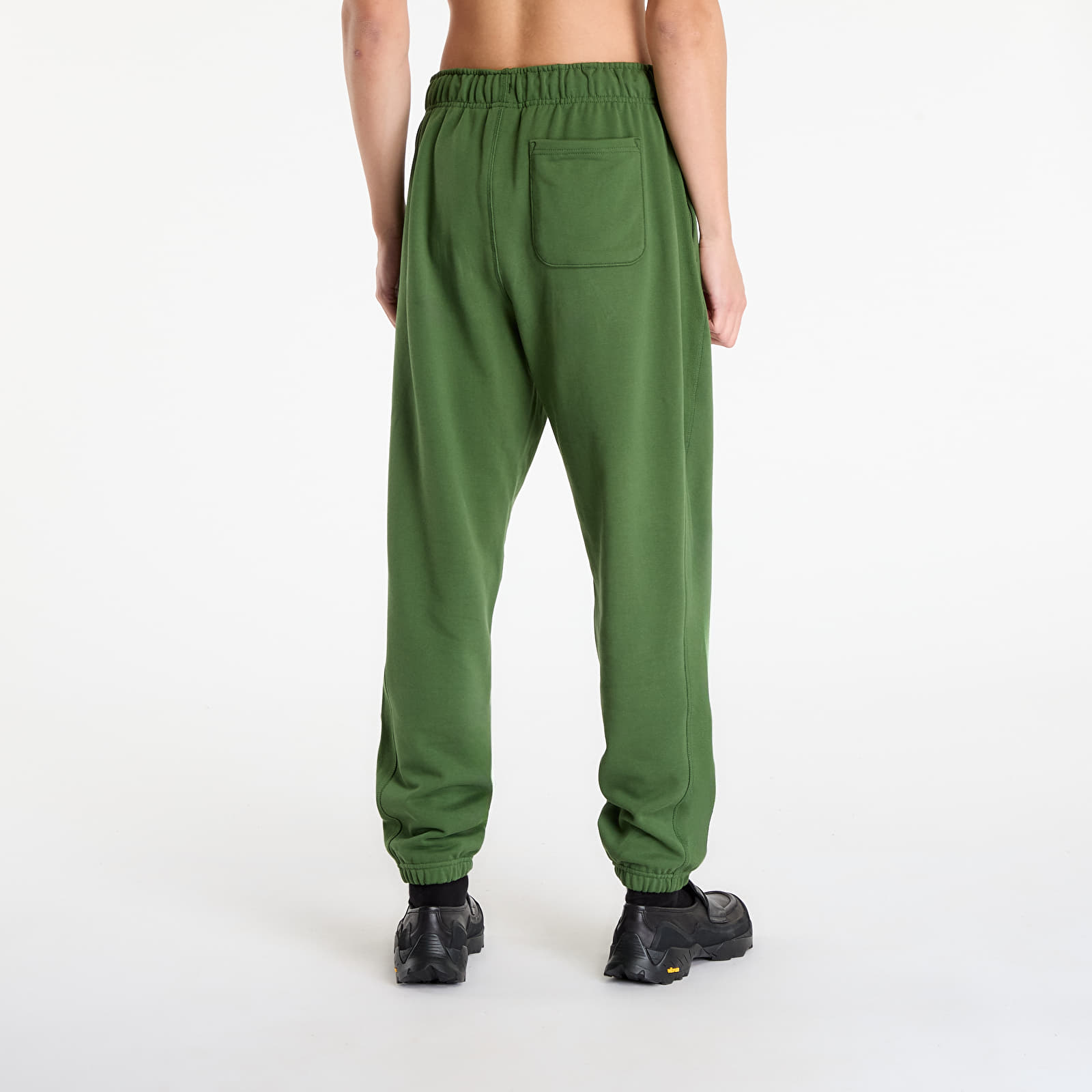 Trenerke New Balance Athletics French Terry Jogger Dark Alpine Green