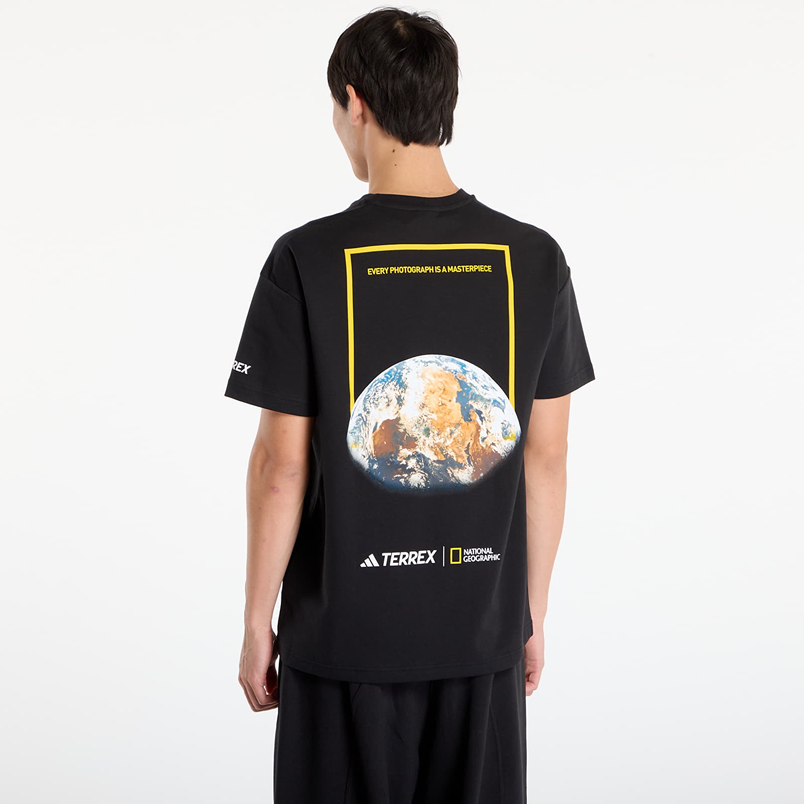 T-särgid adidas National Geographic Graphic Short Sleeve T-Shirt Black/ White