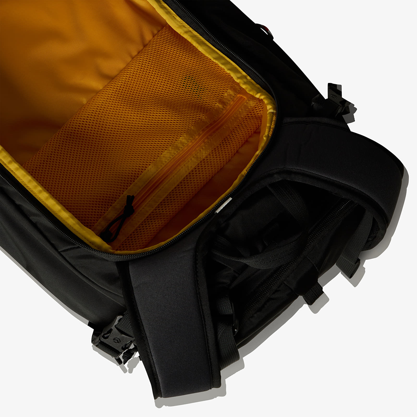 Seljakotid The North Face Snomad 34 TNF Black/ TNF Red