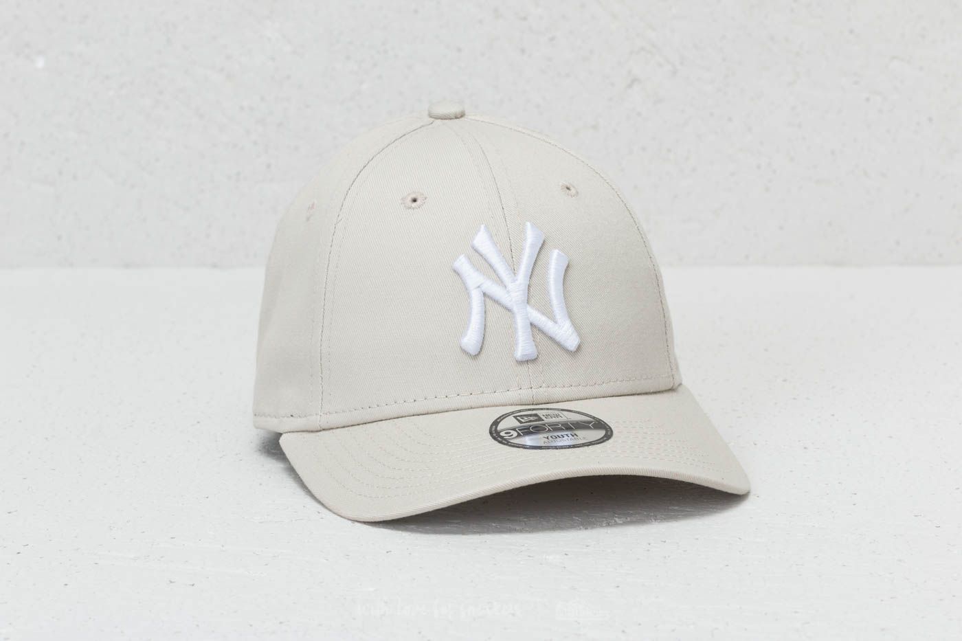 Шапки New Era 9Forty Youth MLB League Essential New York Yankees Cap Satin/ White