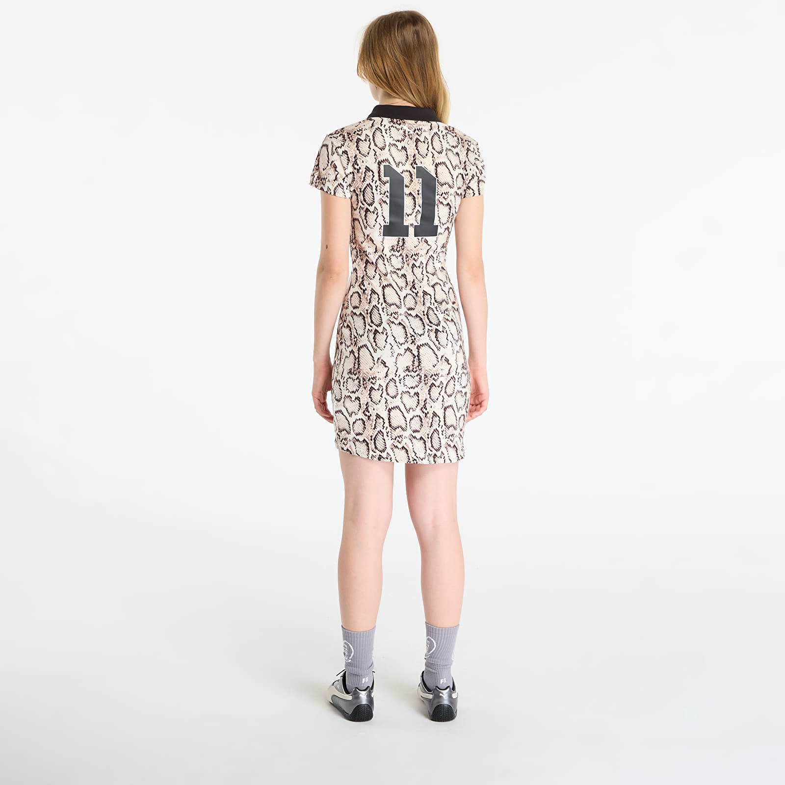 Kjole PUMA x A$AP ROCKY Snakeskin Futbol Dress Frosted Ivory/ AOP