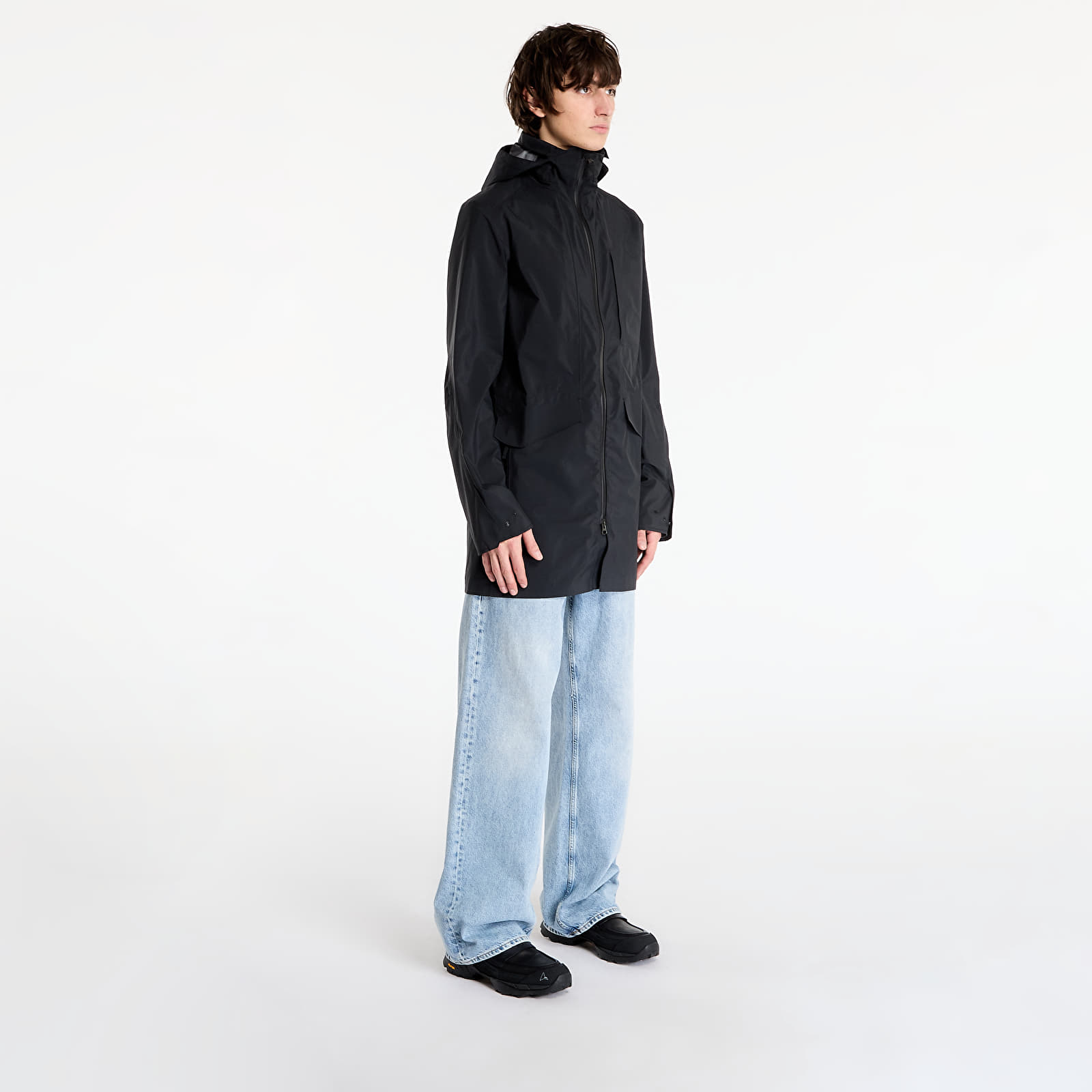 Jakne Poutnik by Tilak Shield Coat Black