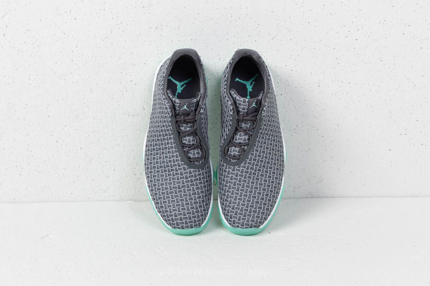 Chaussures et baskets homme Air Jordan Future Low Wolf Grey Emerald Rise Footshop