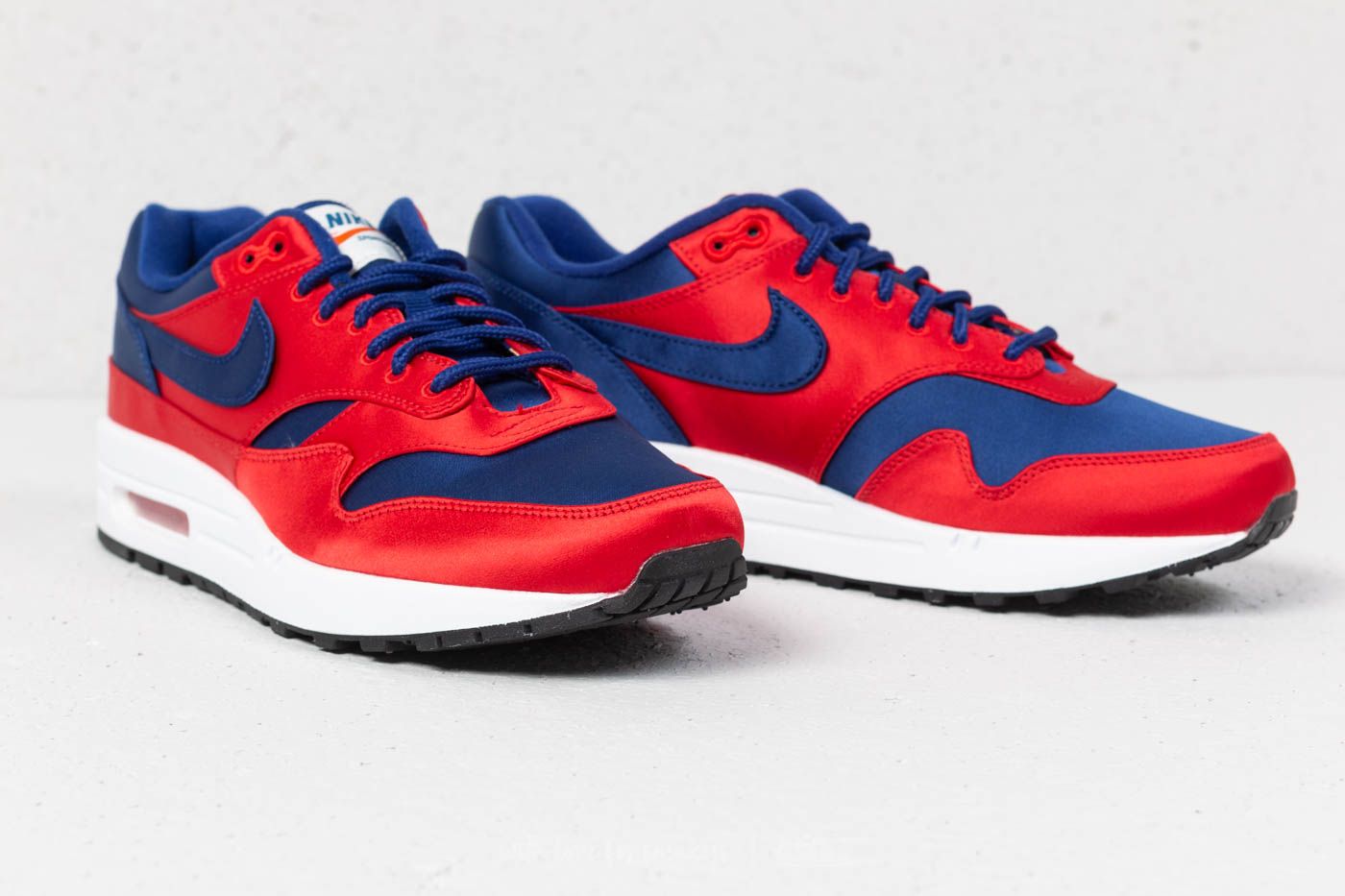 Air max 1 hotsell red and blue