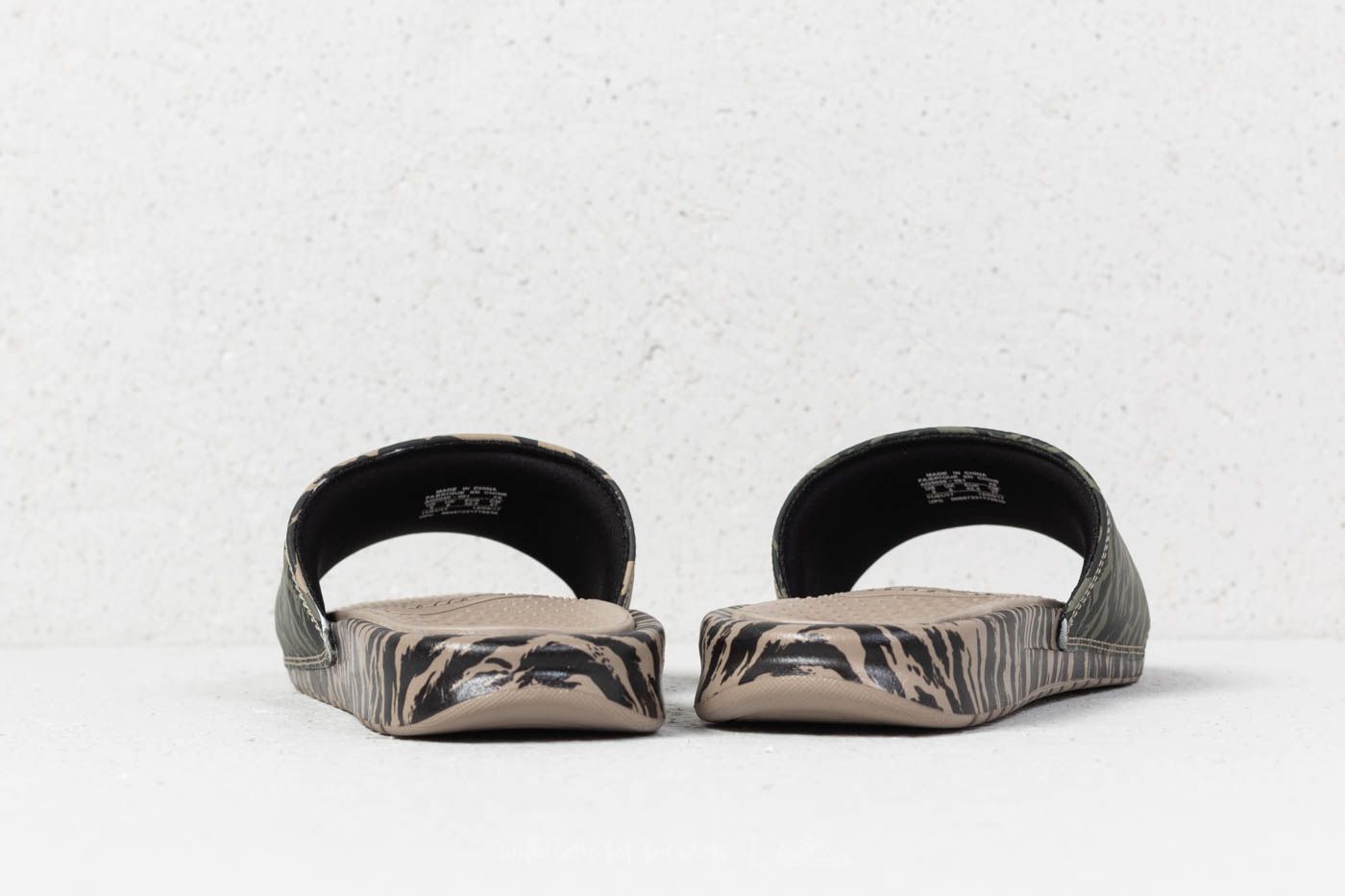 Moški čevlji Nike Benassi Ultra Black/ White-Khaki-Velvet Brown