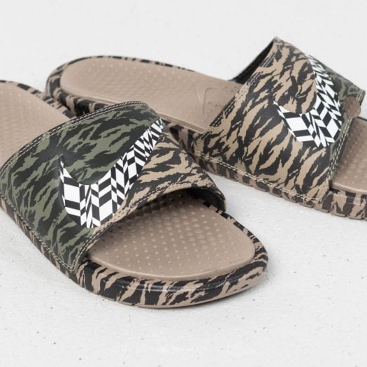 Men s shoes Nike Benassi Ultra Black White Khaki Velvet Brown Footshop