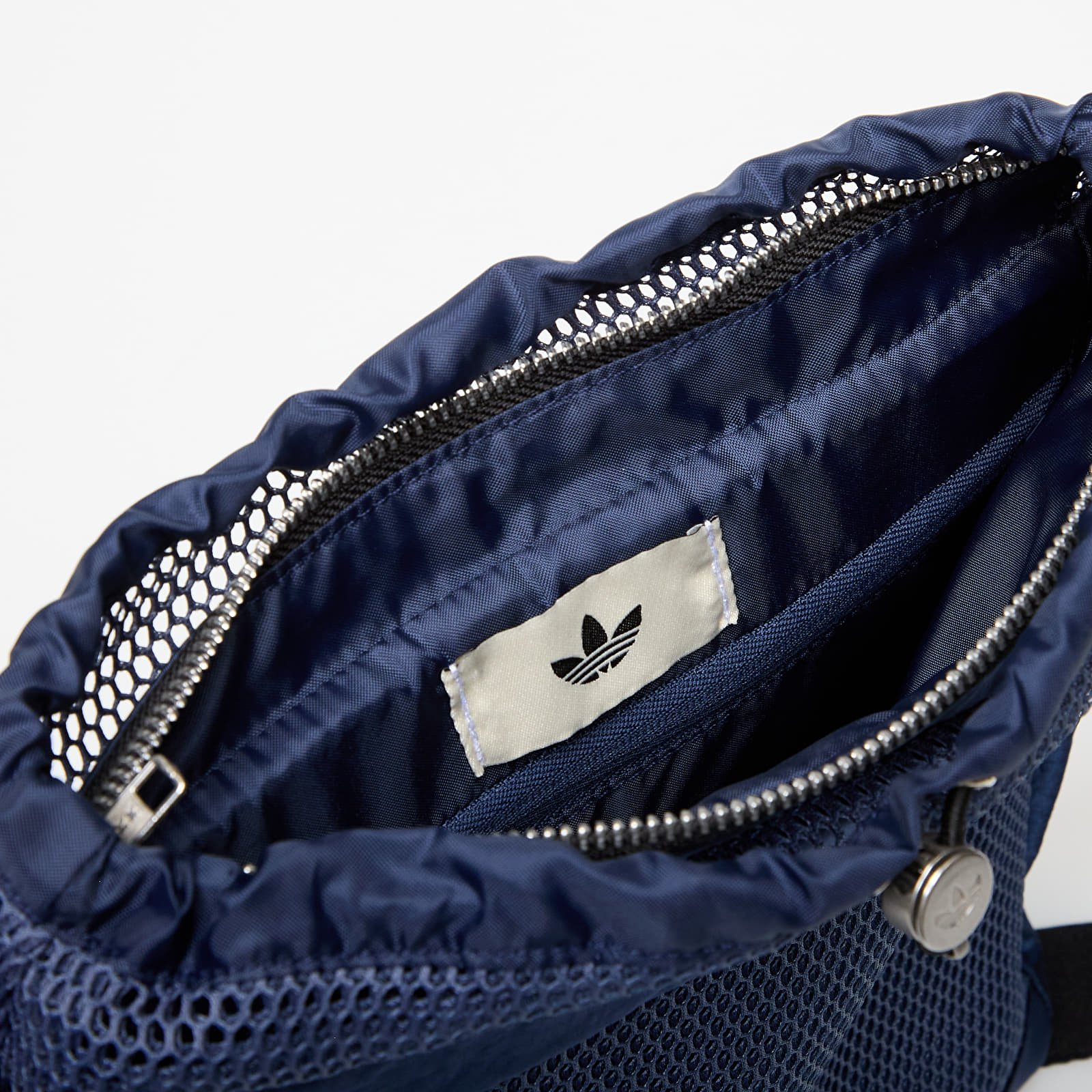 Sacs et sacs à dos adidas La Brea Bucket Bag Night Indigo/ Off White/ Off White