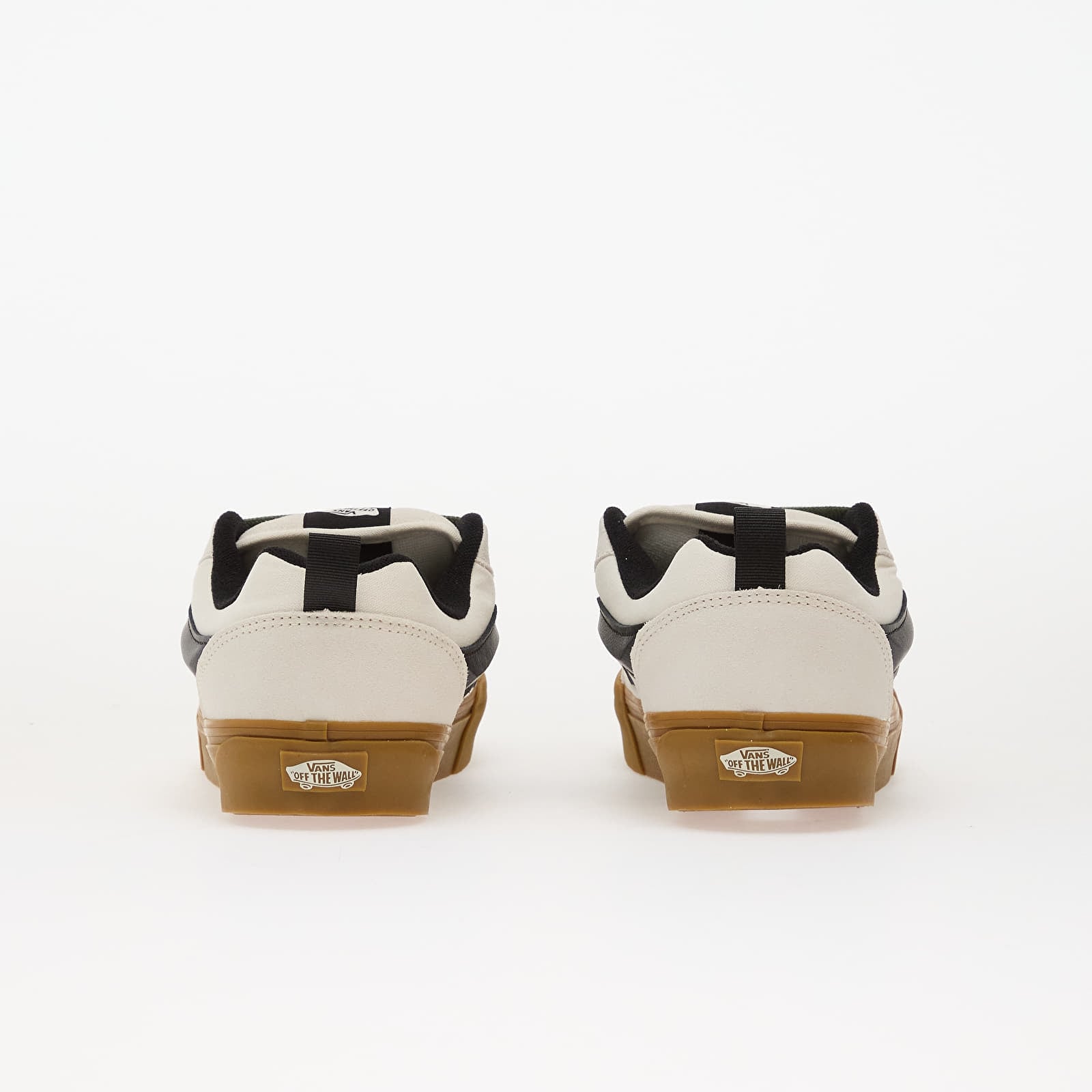 Chaussures et baskets homme Vans Knu Skool Gum White/ Black