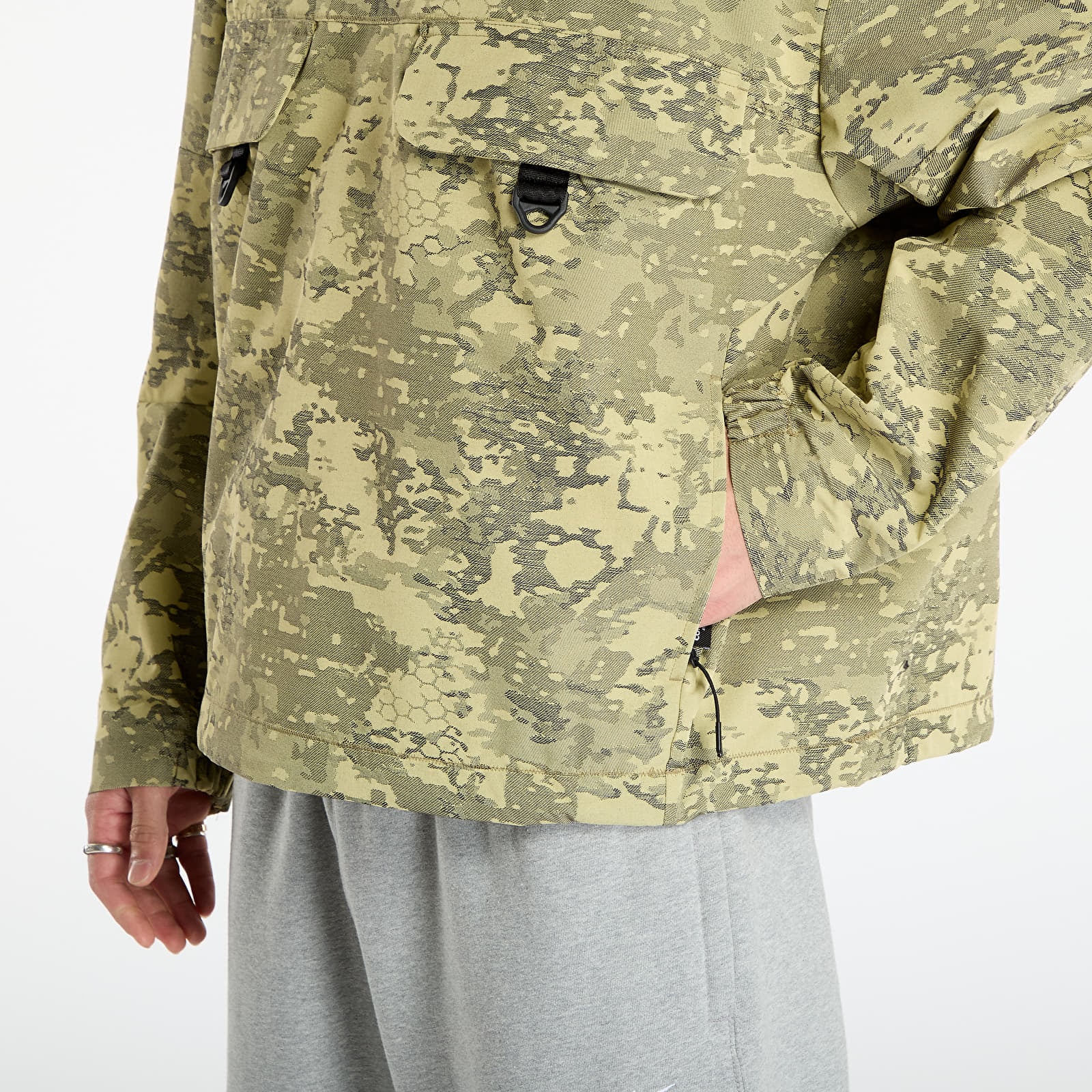 Bundy Nike Tech Men's Woven CORDURA® Jacket Neutral Olive/ Black