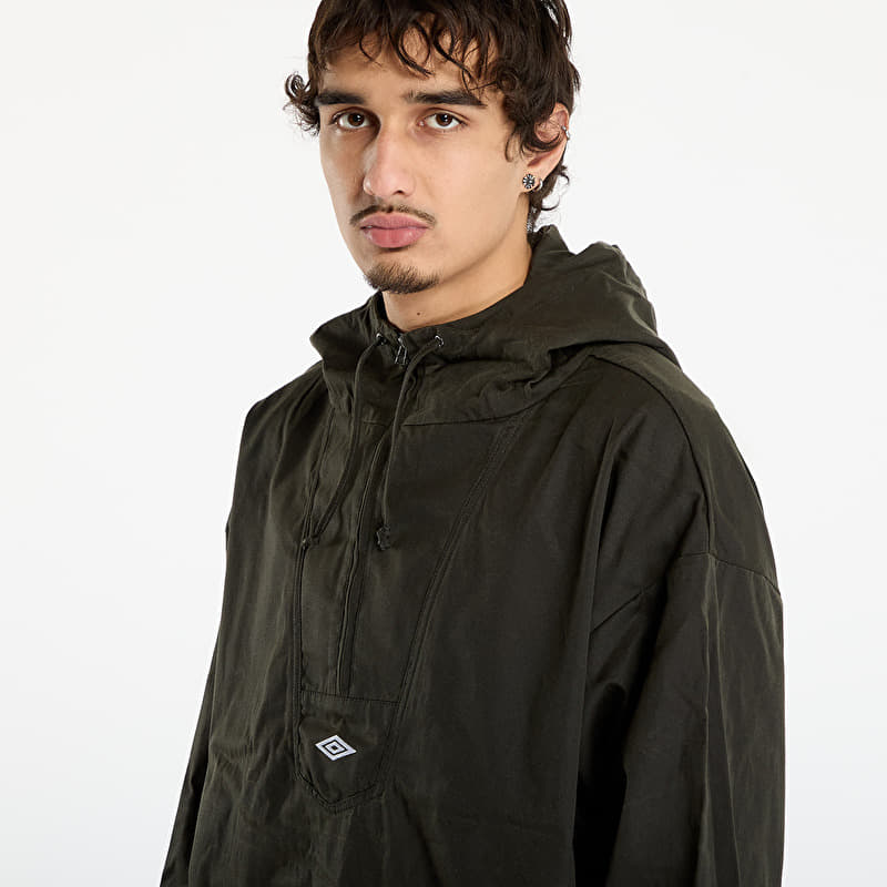 fekete umbro コラボ gathered foodievest カーキ Umbro Masked Waxed Anorak Dark Olive | Footshop
