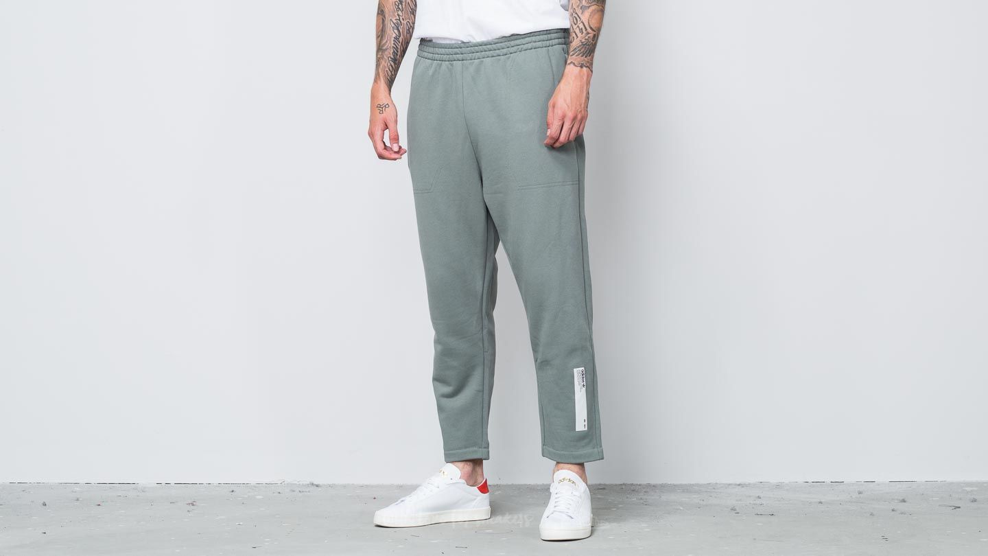 Jeans e pantaloni adidas NMD Sweatpant Stone Green