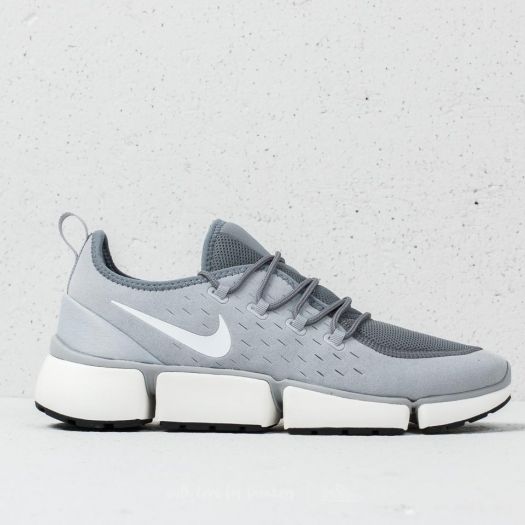 Nike fly pocket top