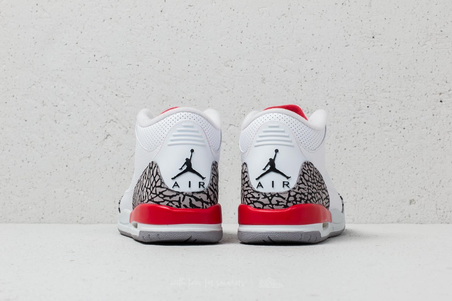 Men s shoes Air Jordan 3 Retro BG White Fire Red Cement Grey