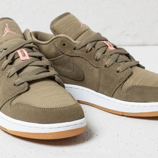 Air Jordan 1 Low GG
