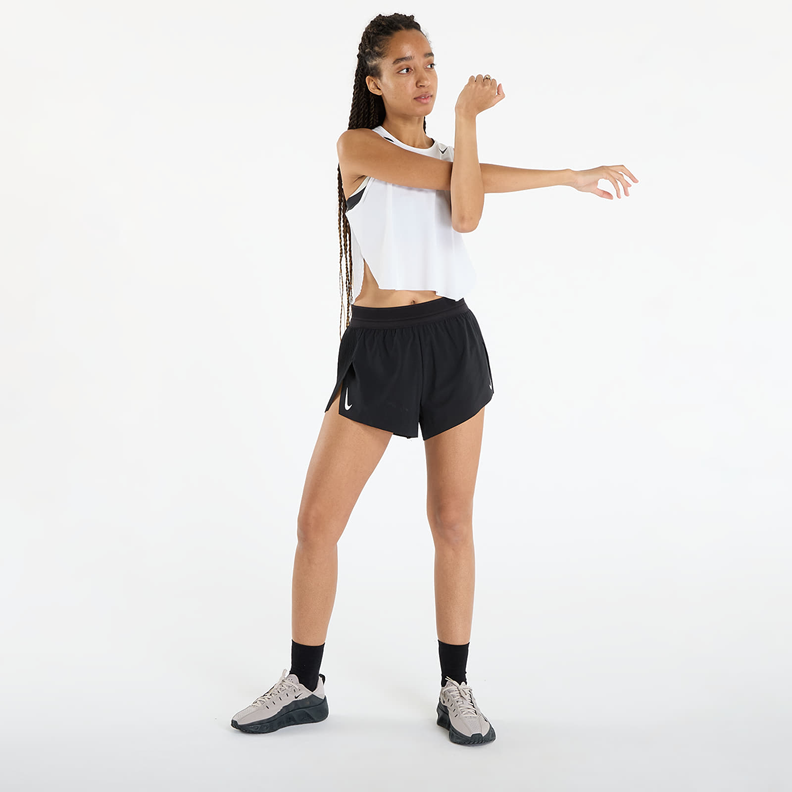 Camisolas interiores femininas Nike AeroSwift Women's Dri-FIT ADV Cropped Running Tank Top White/ Black