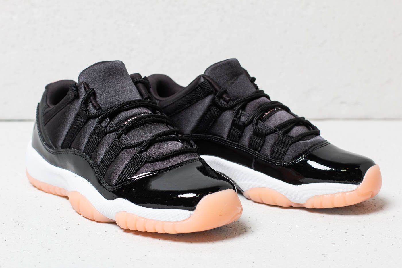 Jordan coral 2024 11 low