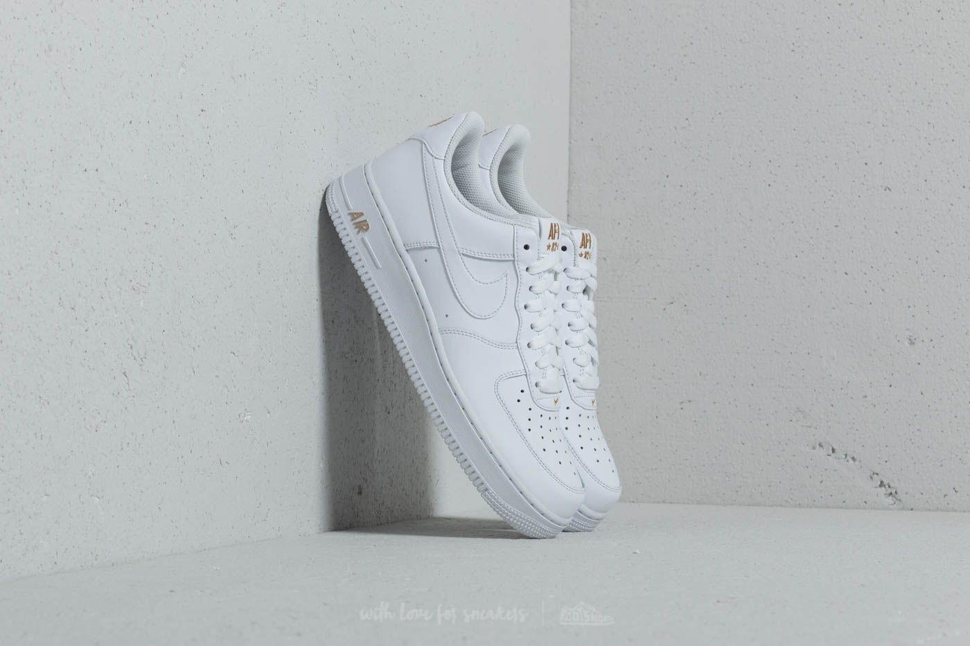 Men s shoes Nike Air Force 1 07 White White Metallic Gold Footshop