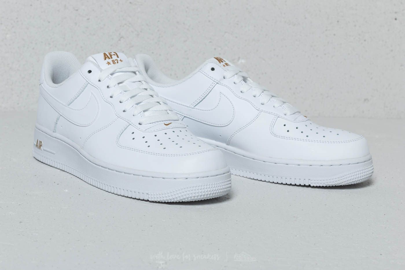 Men s shoes Nike Air Force 1 07 White White Metallic Gold Footshop