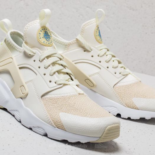 gold nike huarache womens