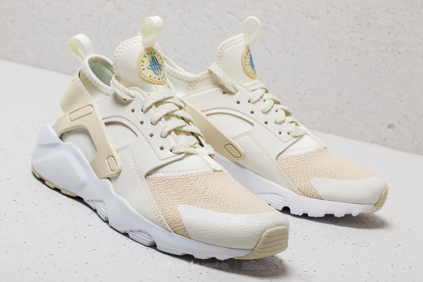 cream and gold huaraches