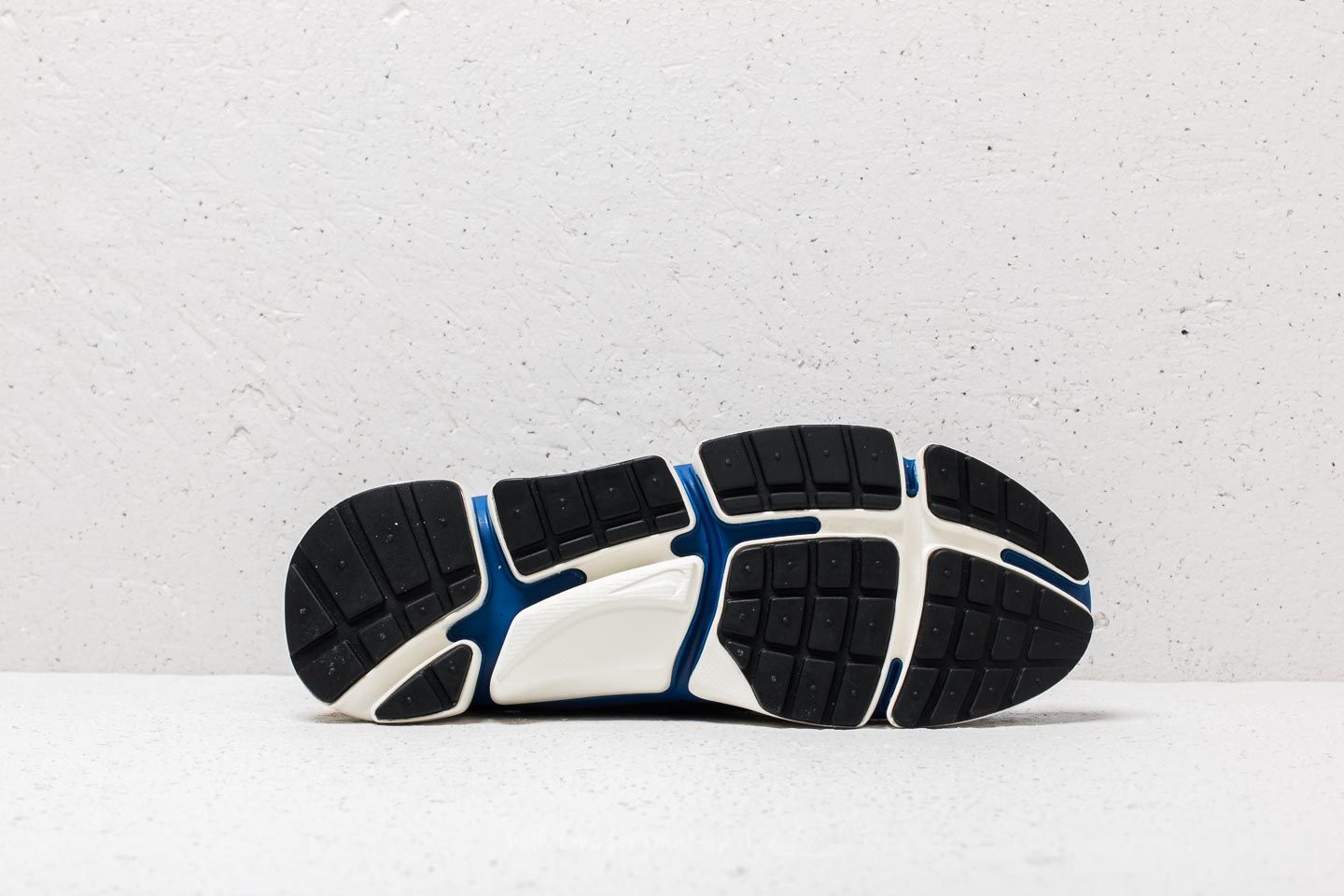 Men s shoes Nike Pocket Fly DM Sport Royal White Black Footshop
