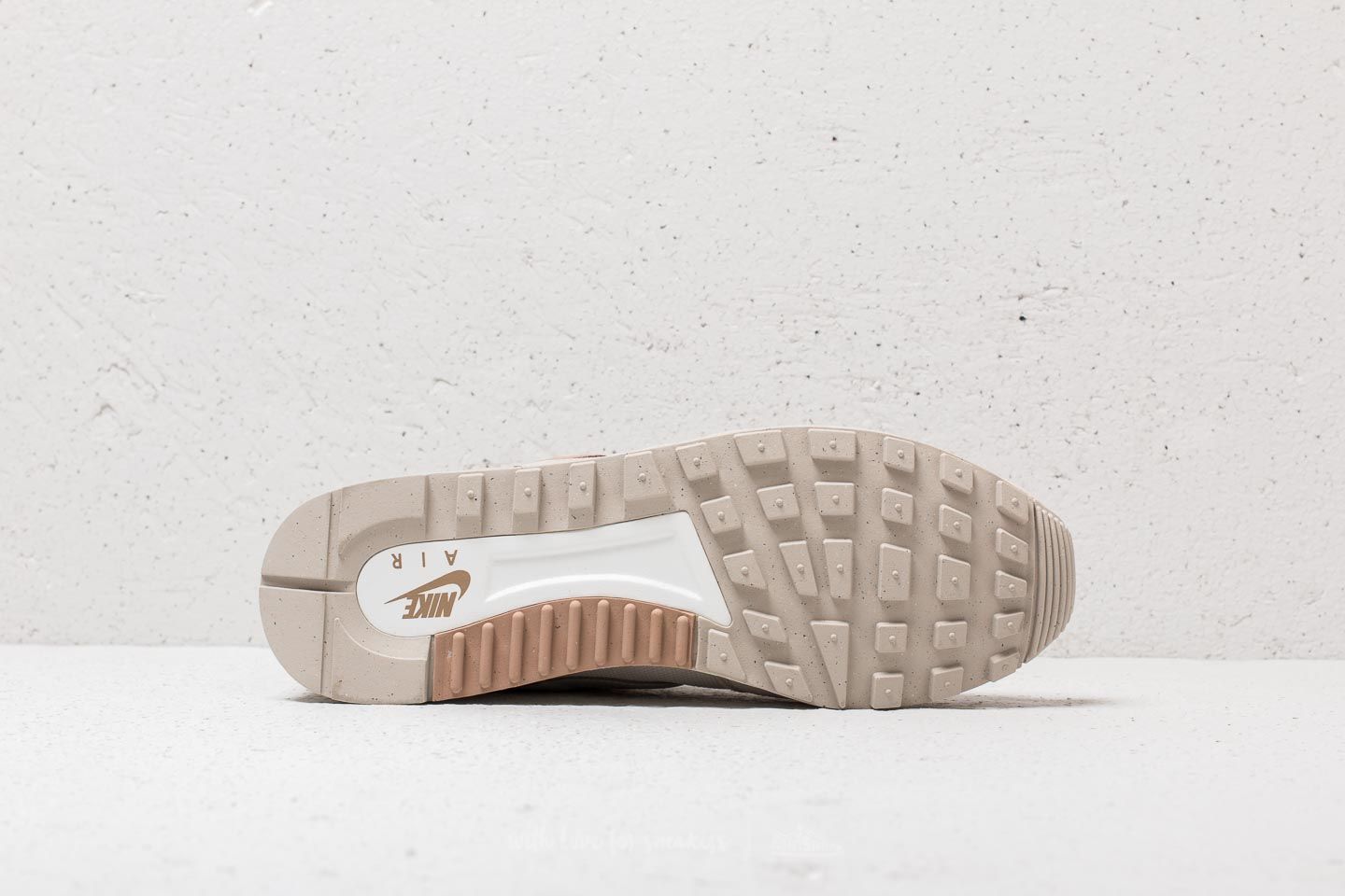 Nike air pegasus 89 desert sand sales