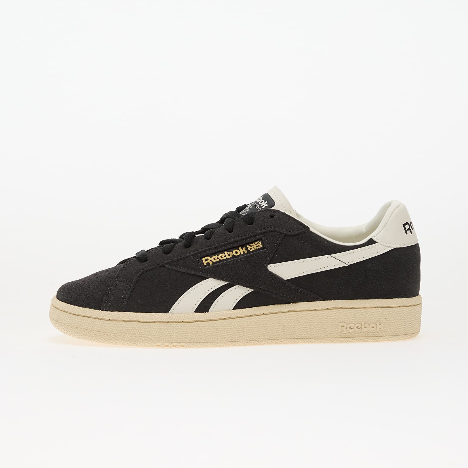 Levně Tenisky Reebok x Grounds Uk Club C Washedblack/ Paperwhite/ Chalk