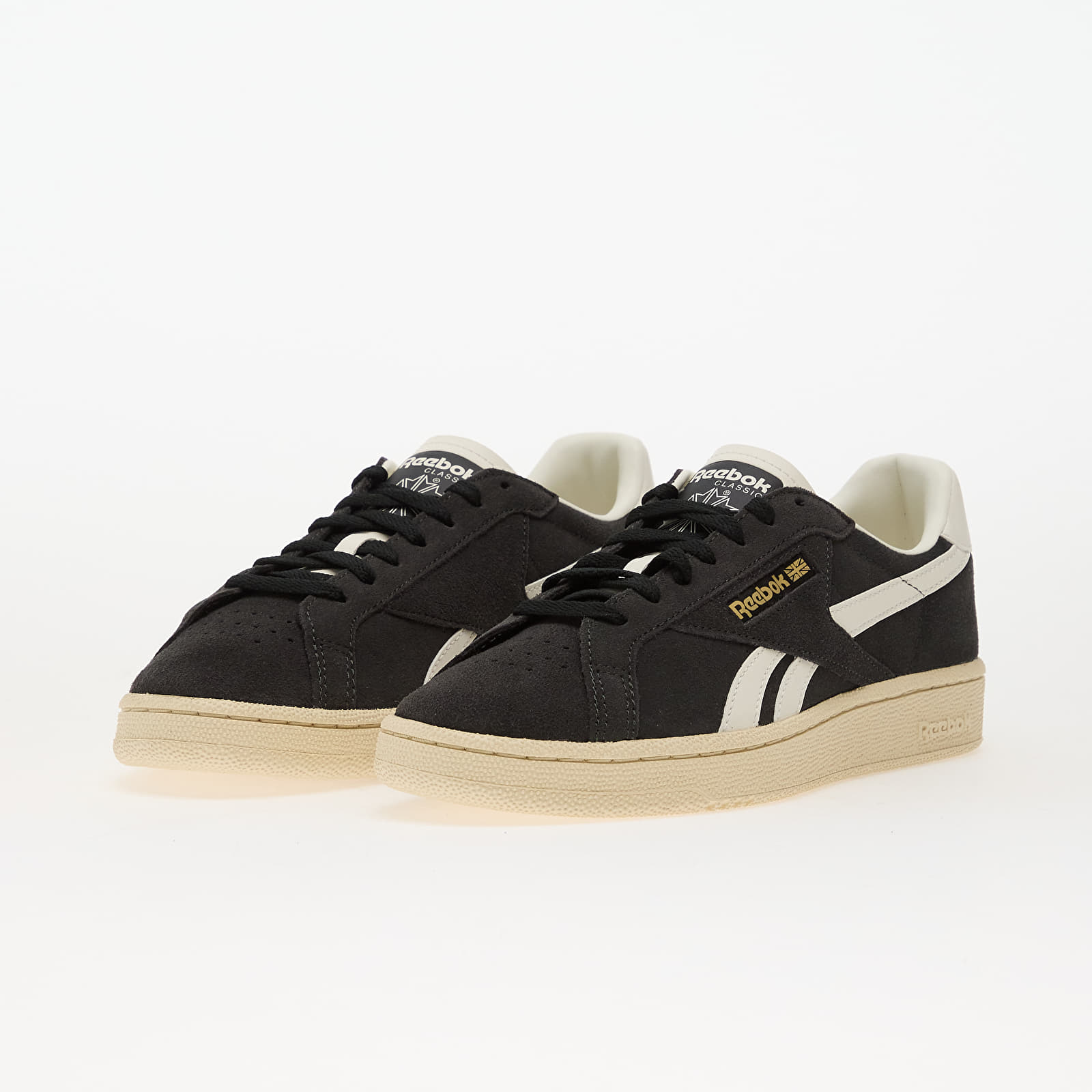 Pánské tenisky a boty Reebok x Grounds Uk Club C Washedblack/ Paperwhite/ Chalk