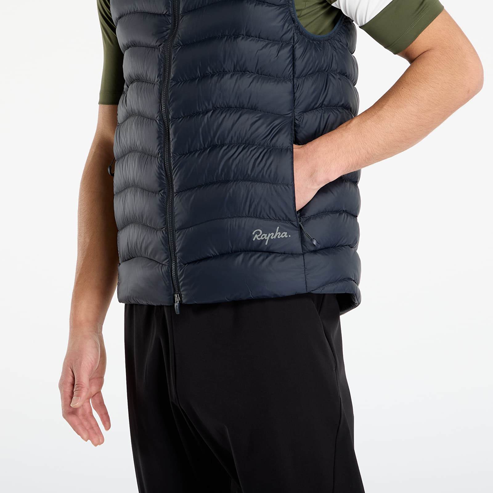 Pánské vesty Rapha Men's Down Gilet Black Charcoal/ Dark Grey