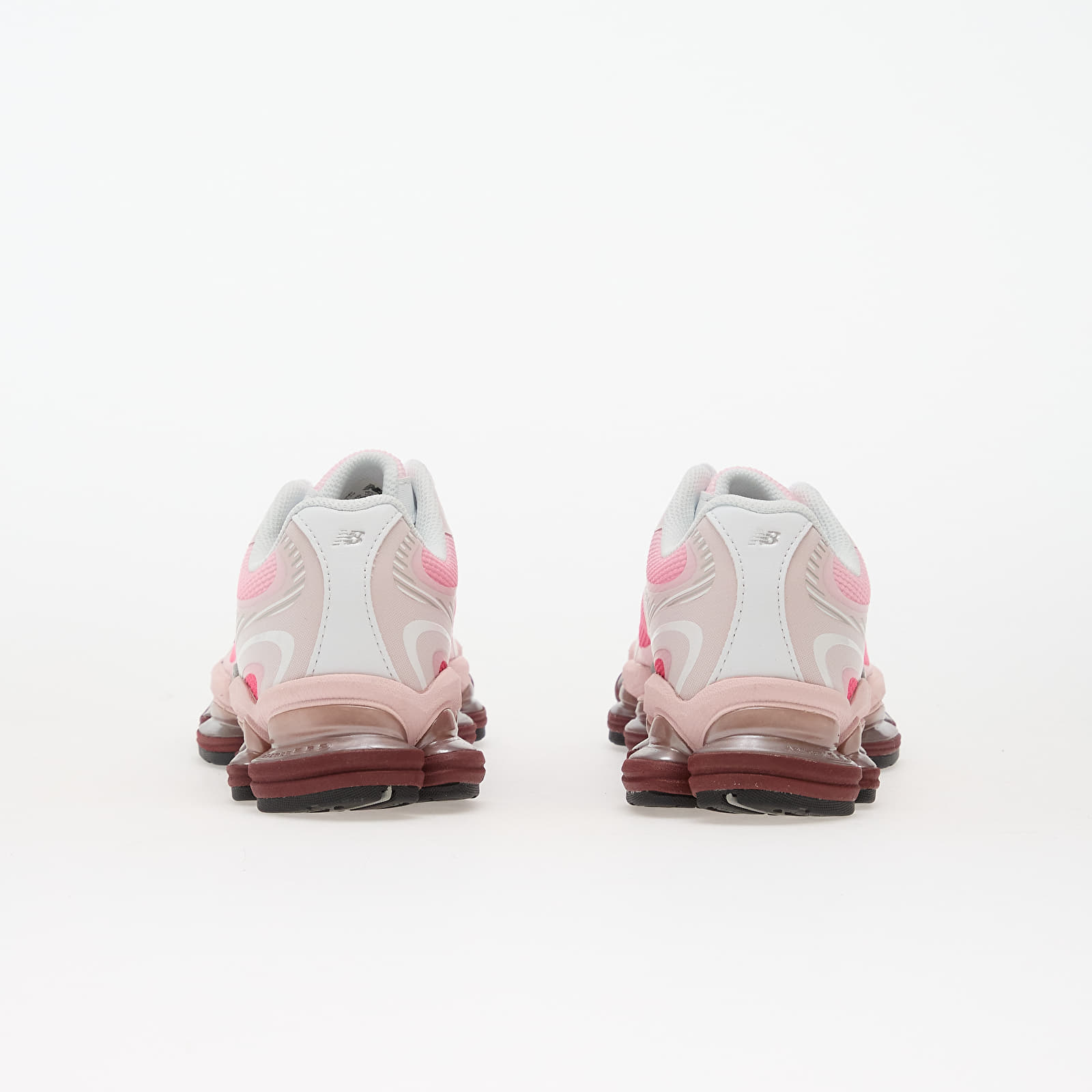 Moški čevlji New Balance 2000S Rose Sugar