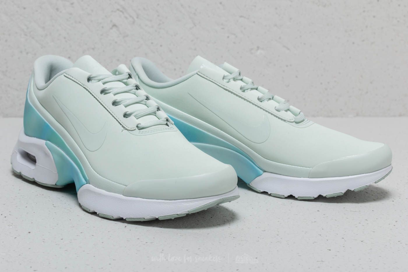 Moteriška avalynė Nike Wmns Air Max Jewell Premium Barely Grey/ Barely Grey