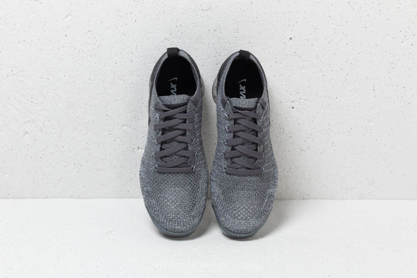 Nike air vapormax flyknit 2 2025 dark grey black wolf grey