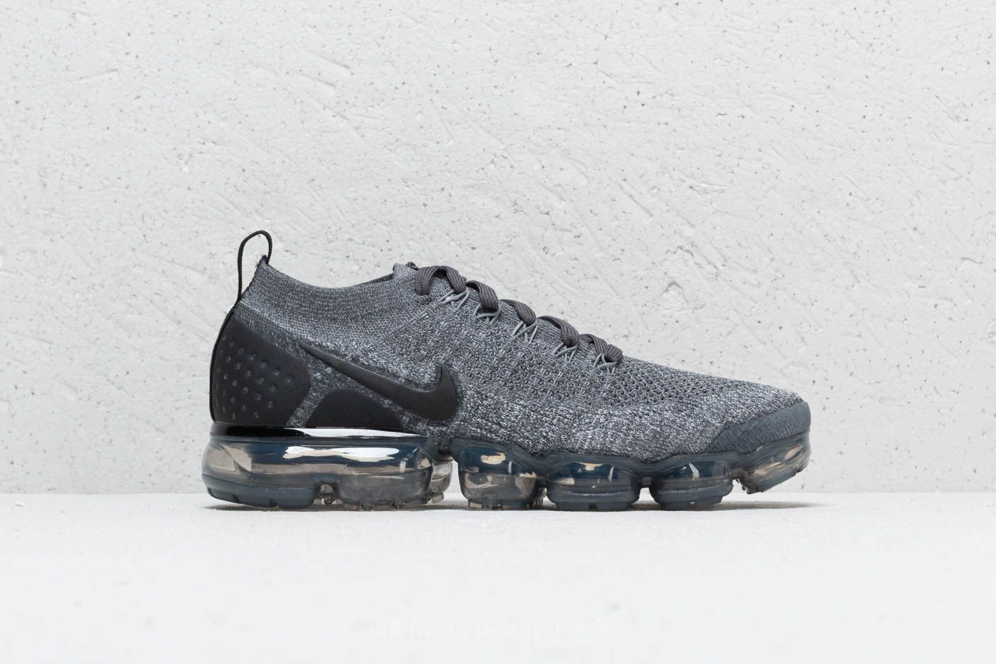Nike air vapormax flyknit 2 dark grey/ black-wolf grey hotsell