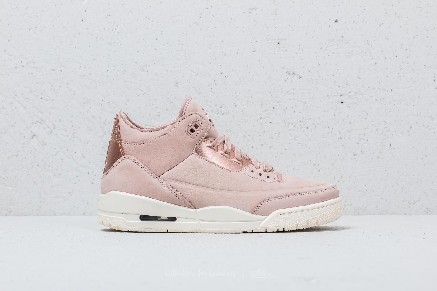 Air jordan 3 retro womens particle beige deals