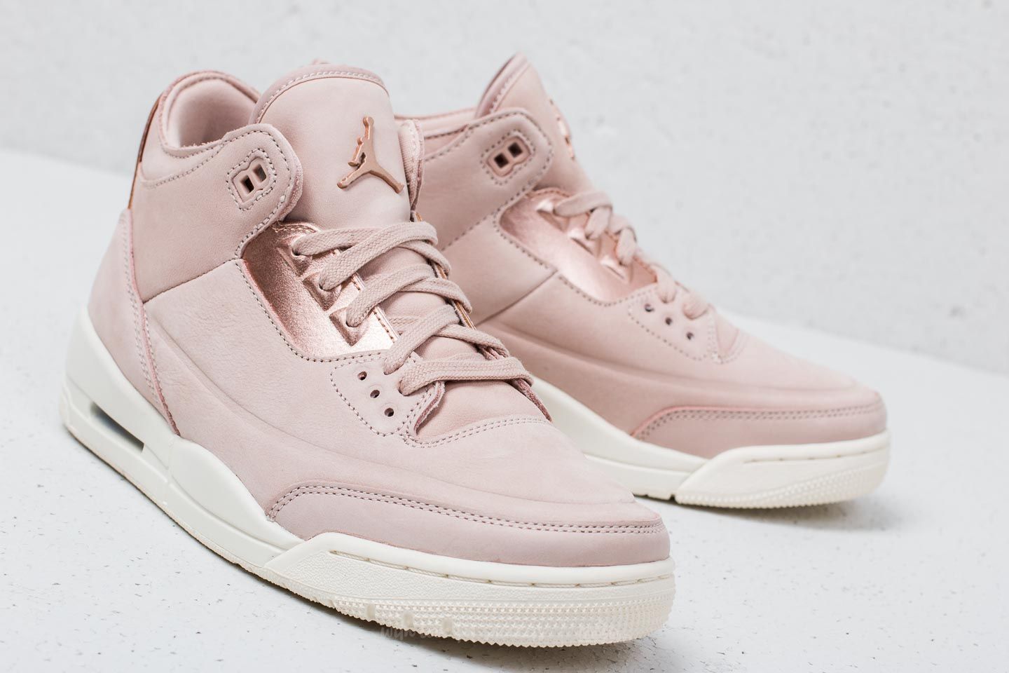 Női cipők Air Jordan 3 Retro SE WMNS Particle Beige/ Metalic Red Bronze