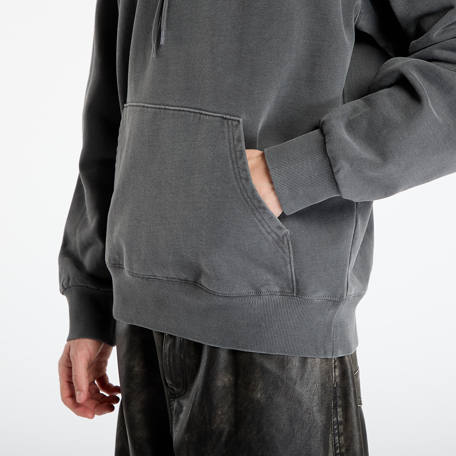 Hoodies and sweatshirts  Carhartt WIP Hooded Vista Sweat UNISEX Black Garment Dyed