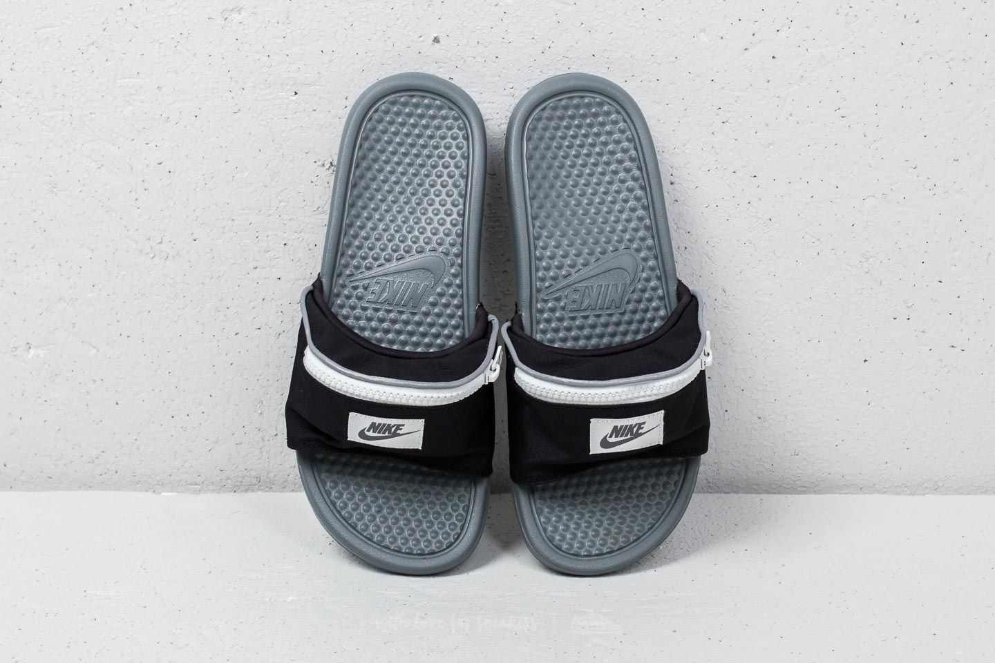 Herren Sneaker und Schuhe Nike Benassi JDI Fanny Pack Black/ Cool Grey-Summit White