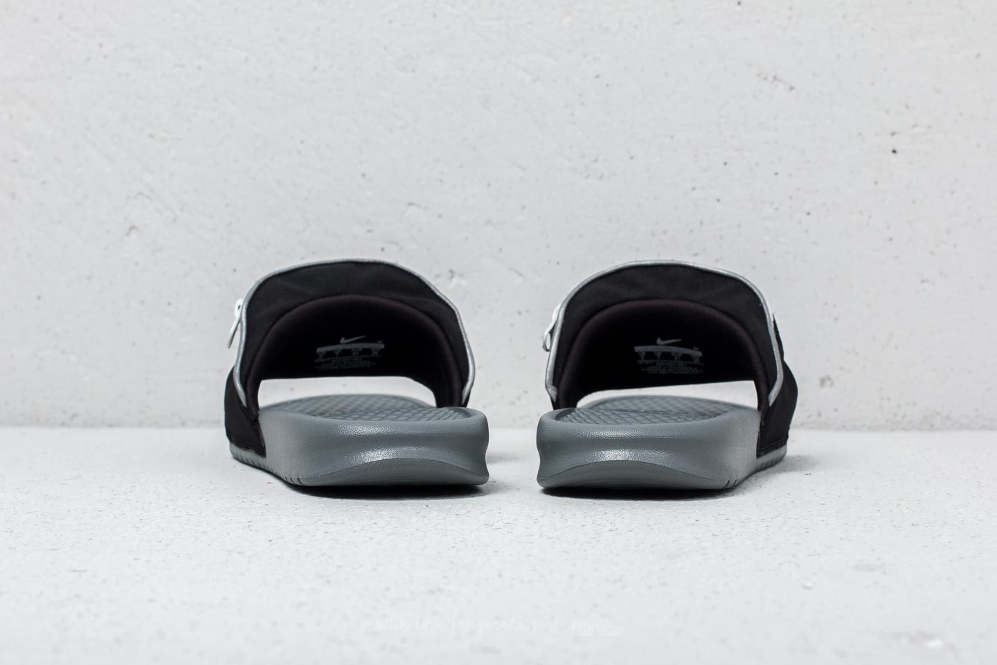 Herren Sneaker und Schuhe Nike Benassi JDI Fanny Pack Black/ Cool Grey-Summit White