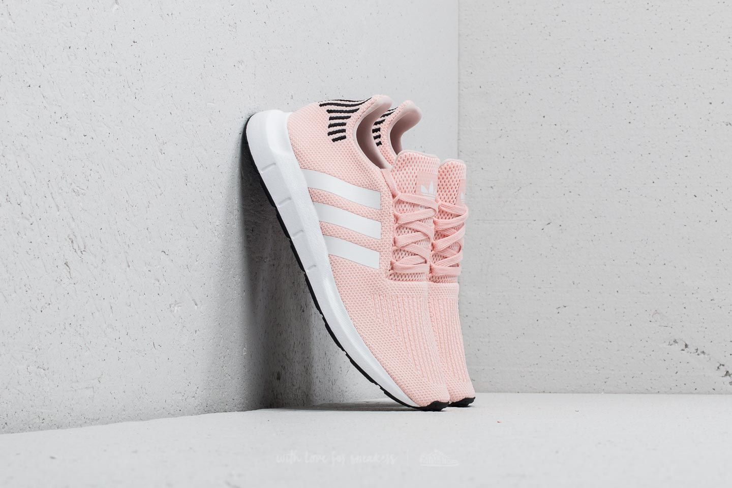 Women's shoes adidas Swift Run W Icey Pink/ Ftw White/ Core Black