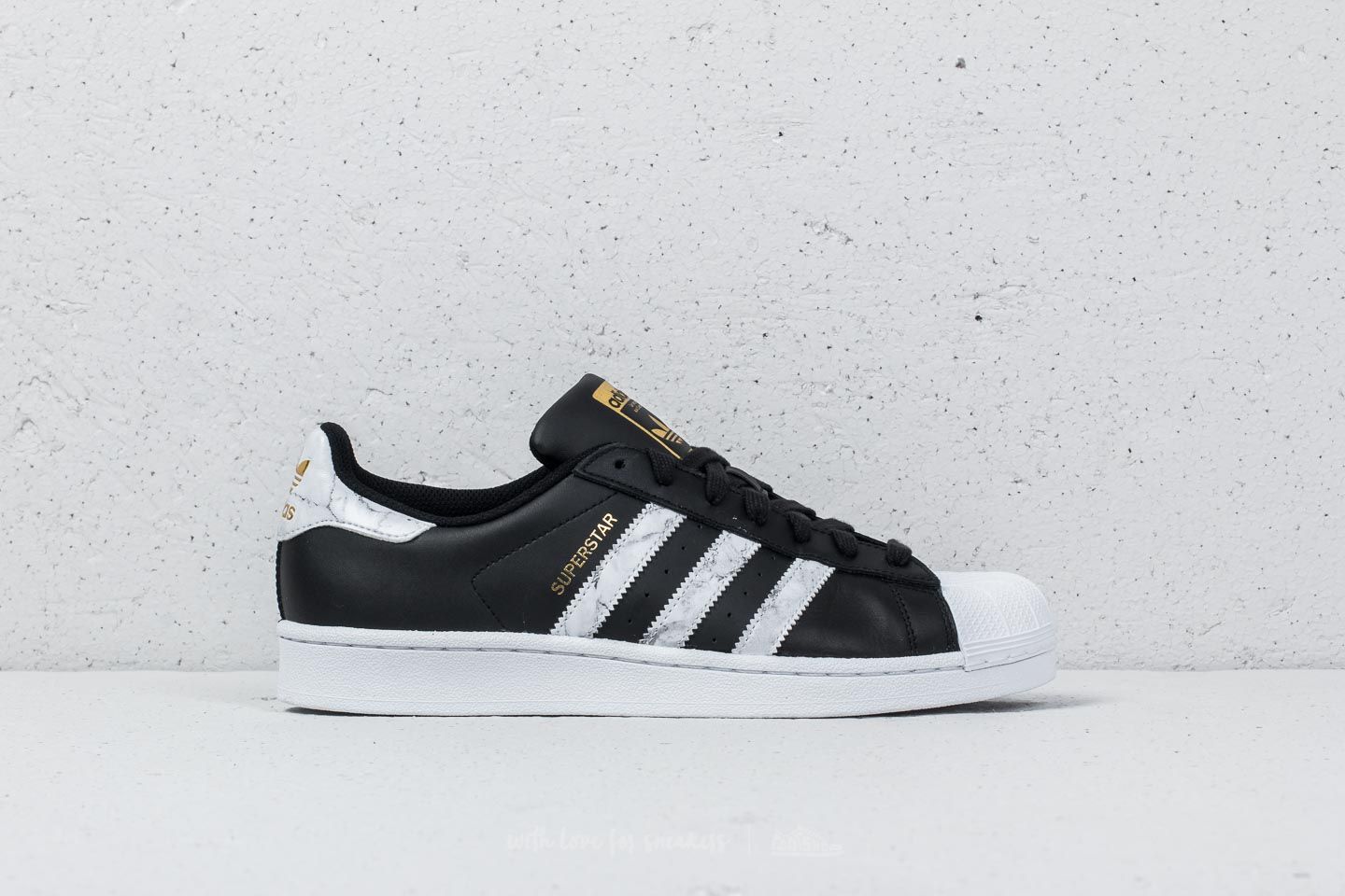 Meeste kingad adidas Superstar Core Black/ Ftw White/ Gold