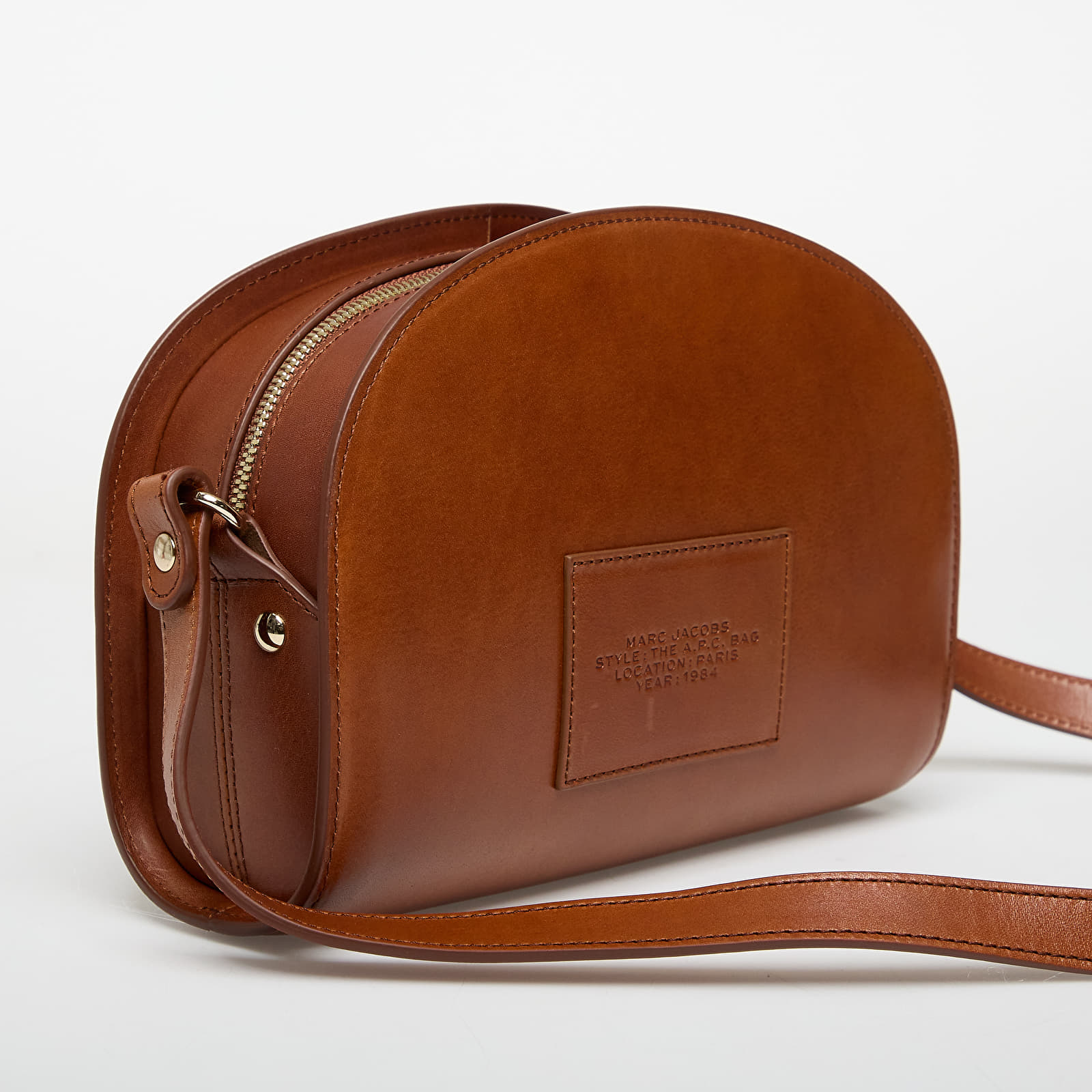 Torbe za čez ramo A.P.C. x Marc Jacobs Sac Demi-Lune Hazelnut