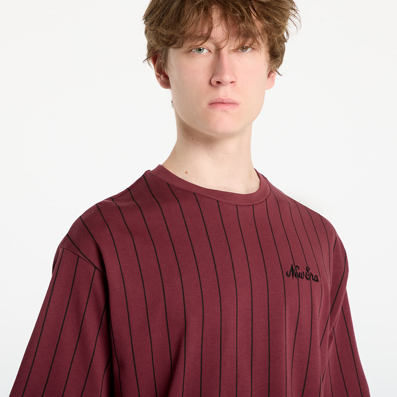 Vīriešu T-krekli New Era Pinstripe Os Tee UNISEX Frosted Burgundy
