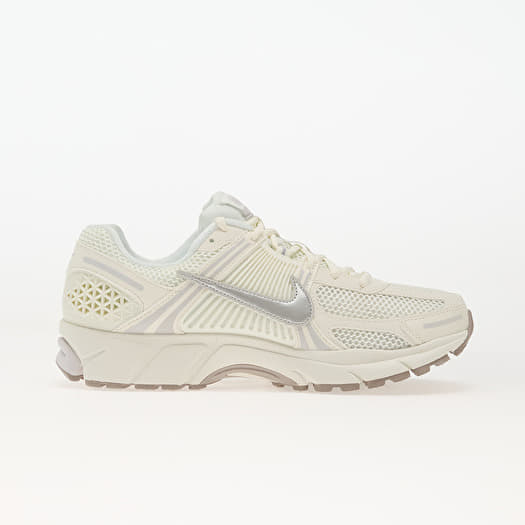 Nike Zoom Vomero 5 Sail/ Metallic Silver-Vast Grey | Footshop display picture 3