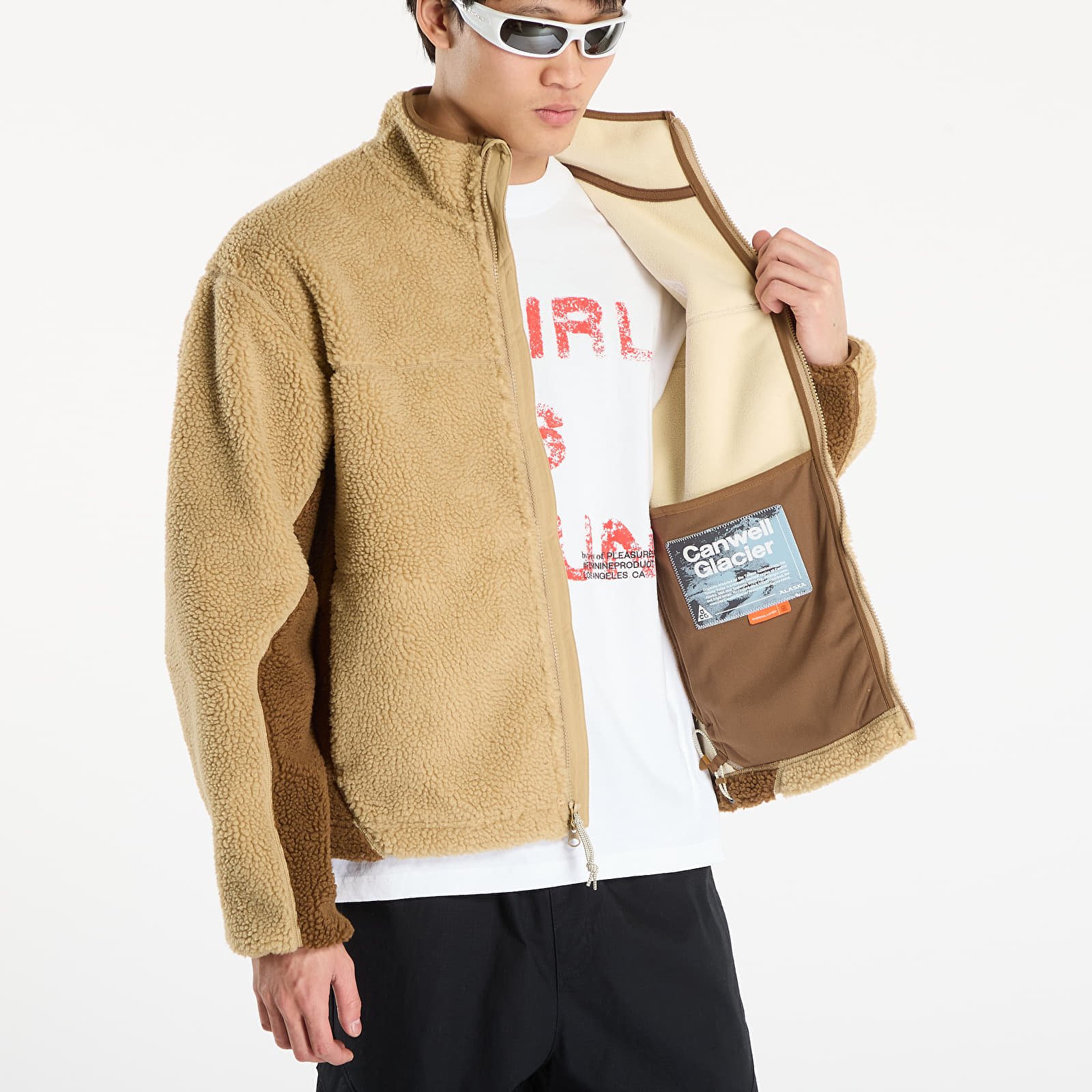 Herenjassen Nike ACG "Canwell Glacier" Men's Therma-FIT ADV Windproof Jacket Parachute Beige/ Summit White